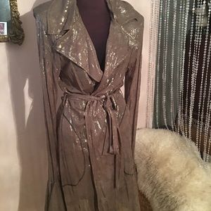 Petit pois trench coat